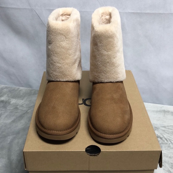 UGG Classic Short II Size5/6 Sherpa Boots - Picture 2 of 6